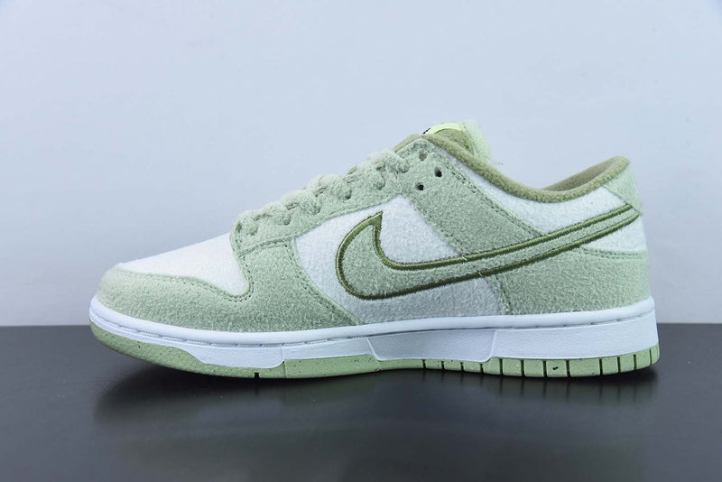 Nike Dunk Low SE "Fleece Pack Honeydew"