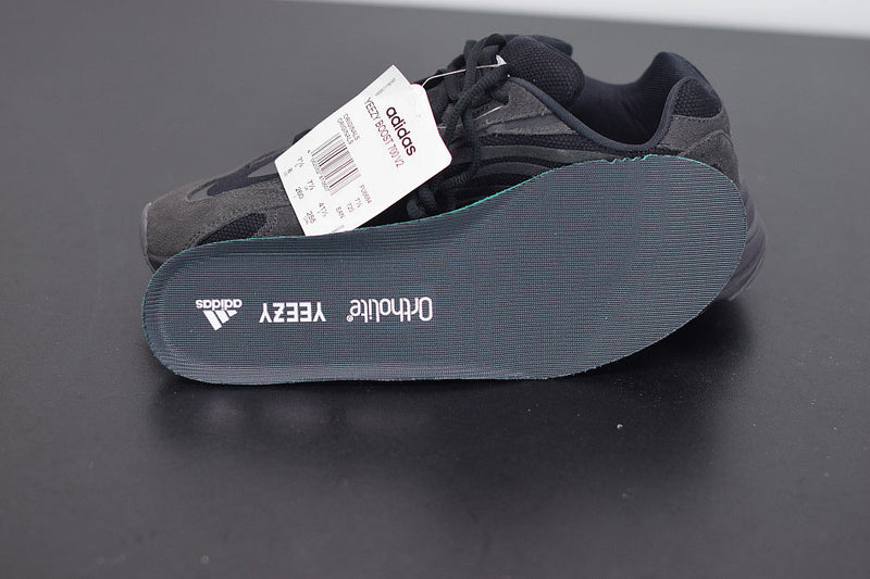 Adidas Yeezy 700 V2 Vanta