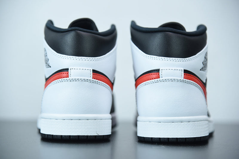 Nike Air Jordan 1 Mid "Chile Red"