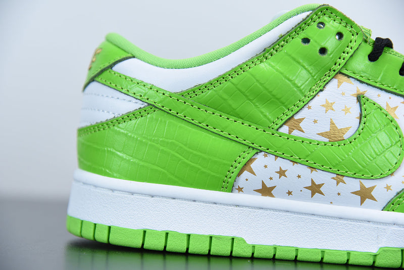 Nike SB Dunk Low Supreme Stars Mean Green (2021)