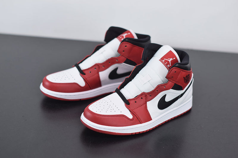 Nike Air Jordan 1 Mid "Chicago"