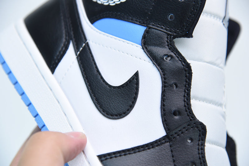 Nike Air Jordan 1 Mid "University Blue"