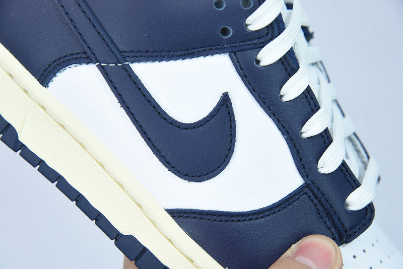 Nike Dunk Low "Midnight Navy"