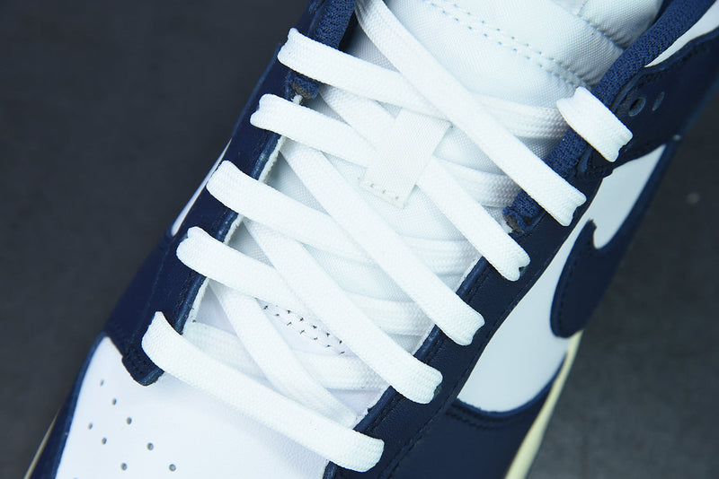 Nike Dunk Low "Midnight Navy"