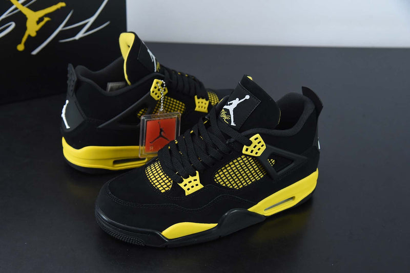 Nike Air Jordan 4 Retro "Thunder"