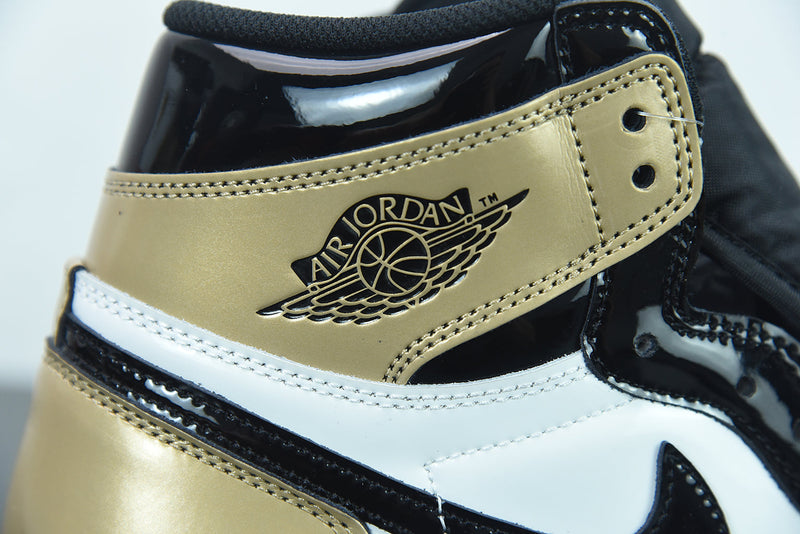 Nike Air Jordan 1 Retrô High NRG Patent Gold Toe