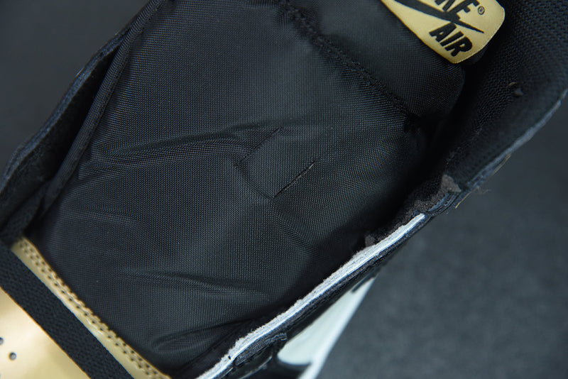 Nike Air Jordan 1 Retrô High NRG Patent Gold Toe