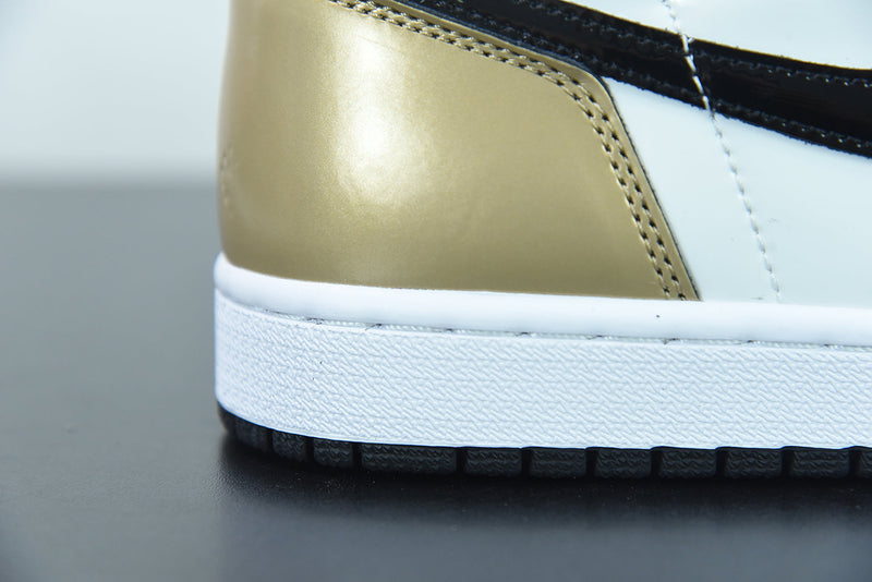 Nike Air Jordan 1 Retrô High NRG Patent Gold Toe