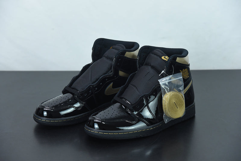 Nike Air Jordan 1 High “Black Metallic Gold“