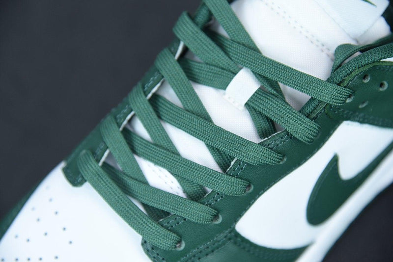 Nike Dunk Low "Michigan State" - futurerunners