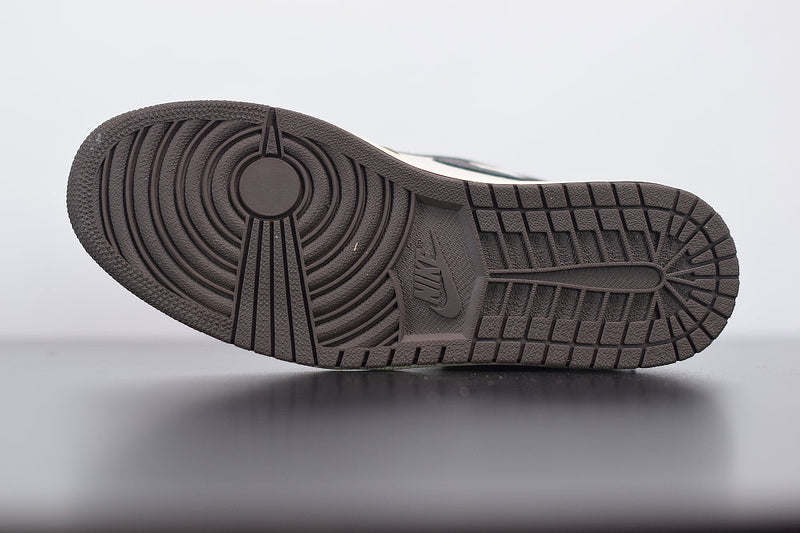 Nike Air Jordan 1 Retro High x Travis Scott