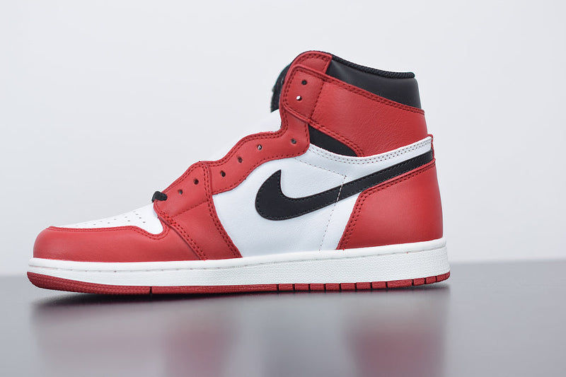 Nike Air Jordan 1 Retro High "Chicago"