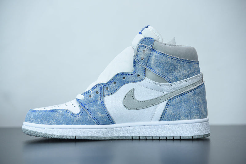 Nike Air Jordan 1 Retro High "Hyper Royal"