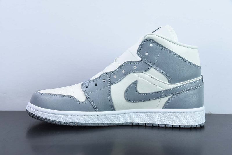 Nike Air Jordan 1 Mid "Stealth"