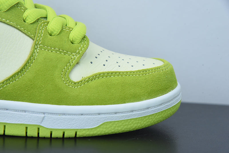 Nike Dunk Low "Green Apple"
