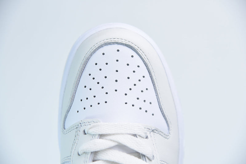 Nike SB Dunk Low GS White Crimson Bliss