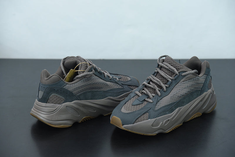 Adidas Yeezy 700 V2 Mauve