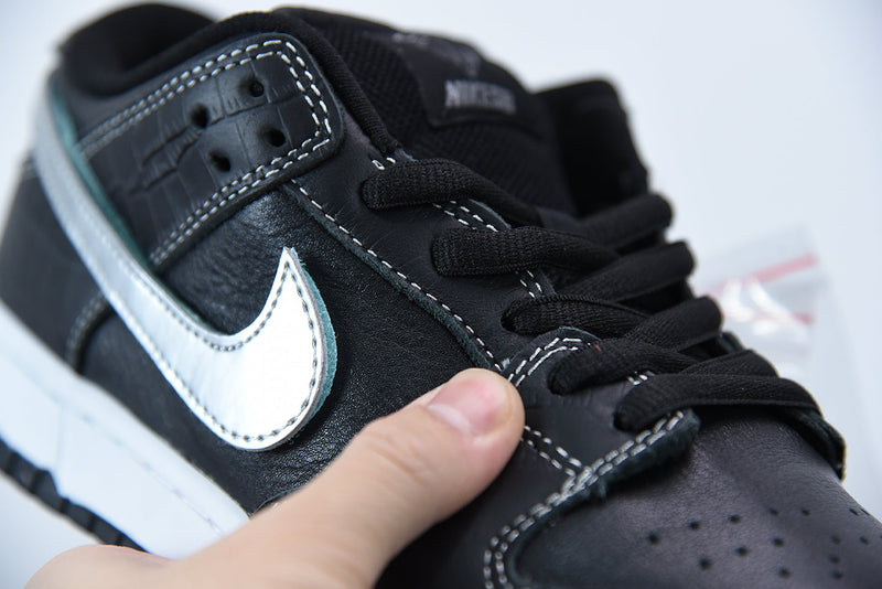 Nike SB Dunk Low “Diamond Supply Co Black Diamond”