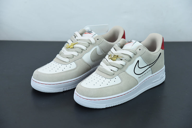 Nike Air Force 1 LV8 Light Stone