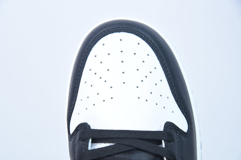 Nike Dunk Low "Black Paisley"