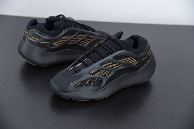 Adidas Yeezy 700 V3 Clay brown
