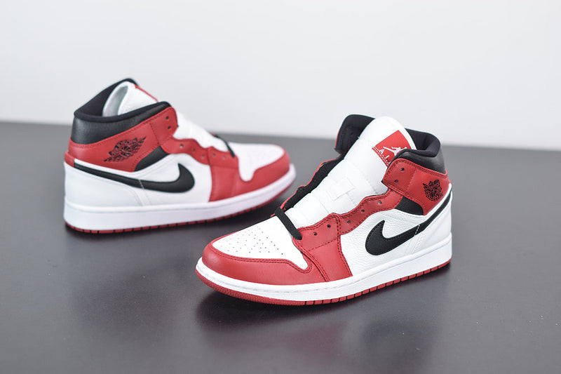 Nike Air Jordan 1 Mid "Chicago"