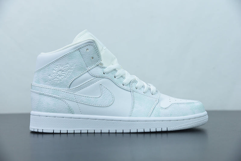 Nike Air Jordan 1 Mid "Triple White"