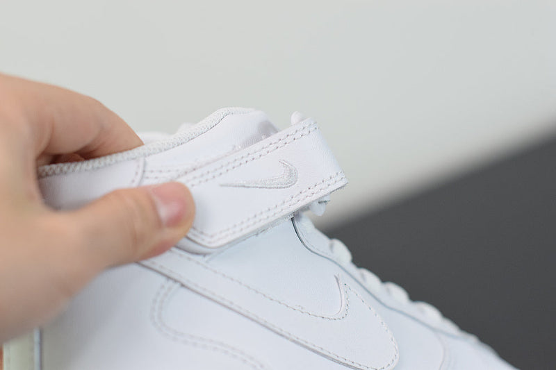 Nike Air Force 1 MID 07