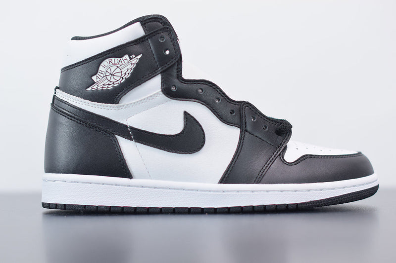 Nike Air Jordan 1 Retro High Black White