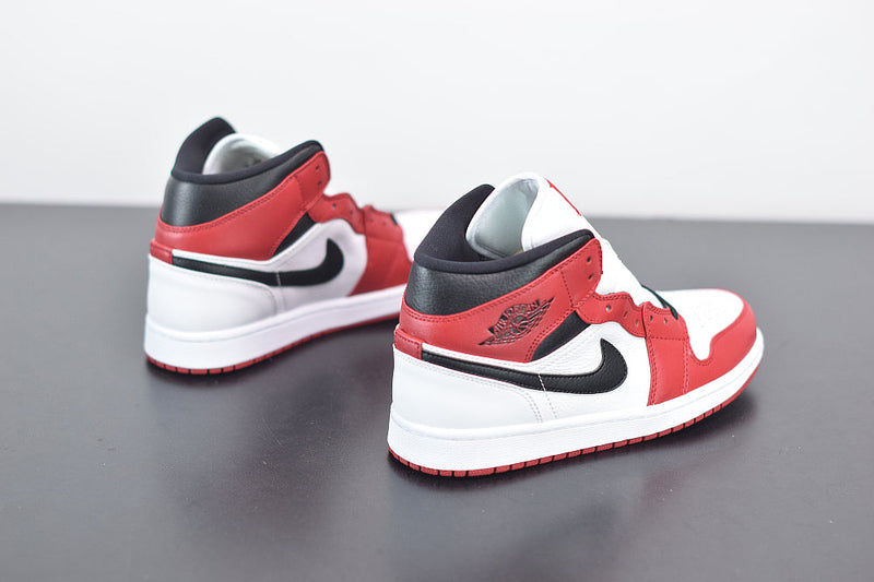 Nike Air Jordan 1 Mid "Chicago"