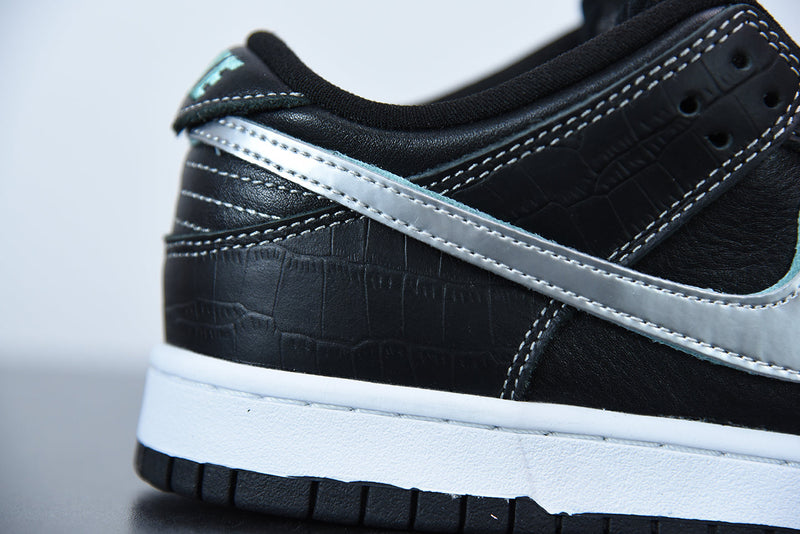 Nike SB Dunk Low “Diamond Supply Co Black Diamond”