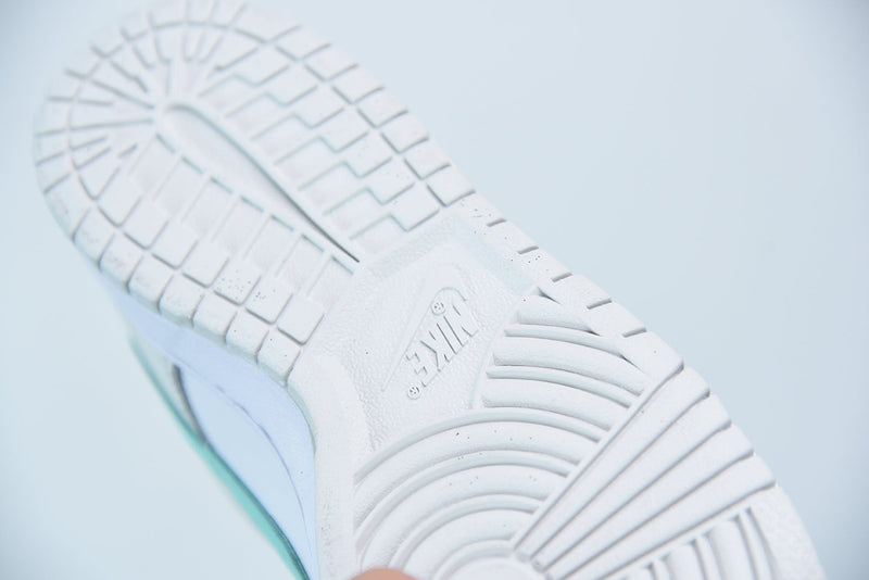 Nike SB Dunk Low GS White Crimson Bliss