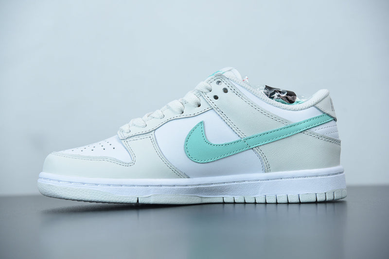 Nike SB Dunk Low GS White Crimson Bliss