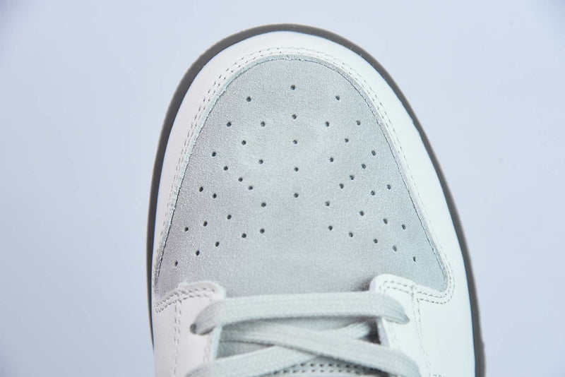 Nike Dunk Low "Bone Beige"