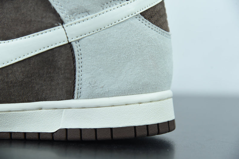 Nike Dunk High "Light Chocolate"