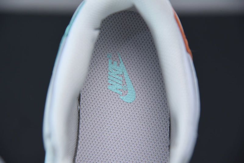 Nike SB Dunk Low GS White Crimson Bliss