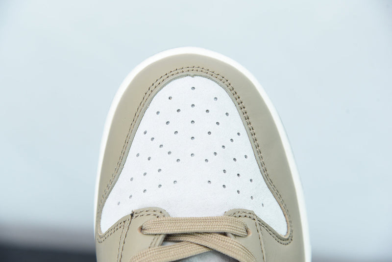 Nike Dunk High "Light Chocolate"