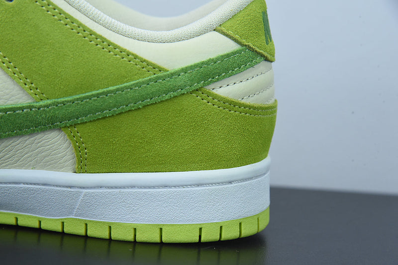 Nike Dunk Low "Green Apple"