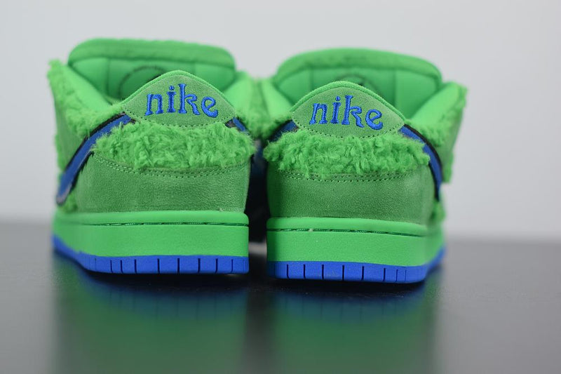 Nike SB Dunk Low X Grateful Dead Bears "Green"