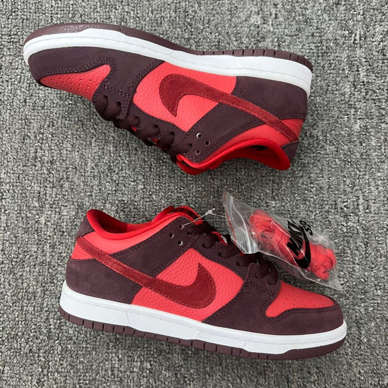 Nike SB Dunk Low "Cherry"