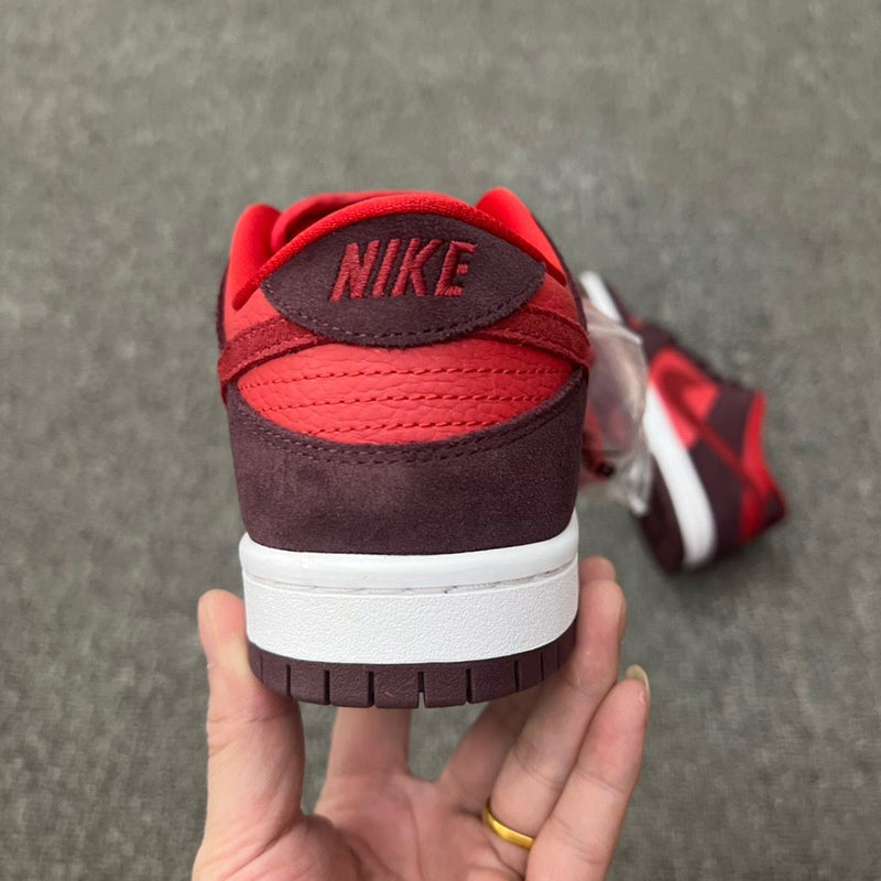 Nike SB Dunk Low "Cherry"