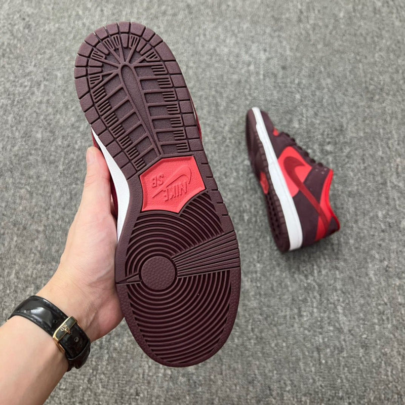 Nike SB Dunk Low "Cherry"