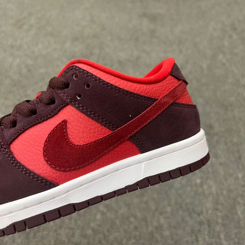 Nike SB Dunk Low "Cherry"
