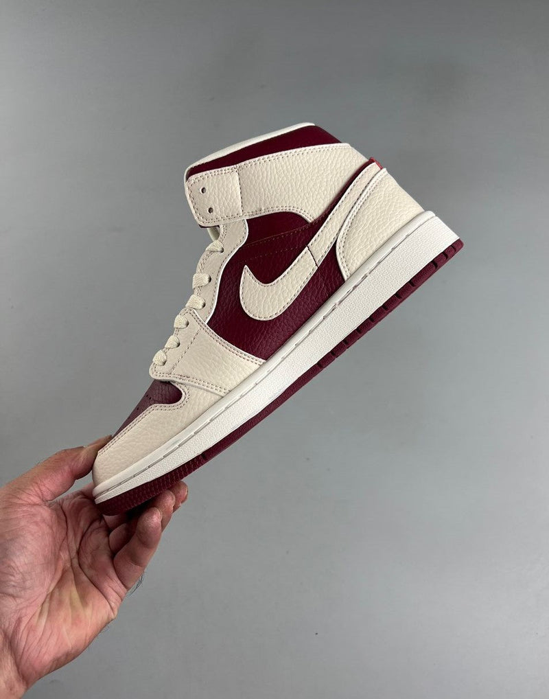 Nike Air Jordan 1 Mid SE "Split Beach Cherrywood Red"