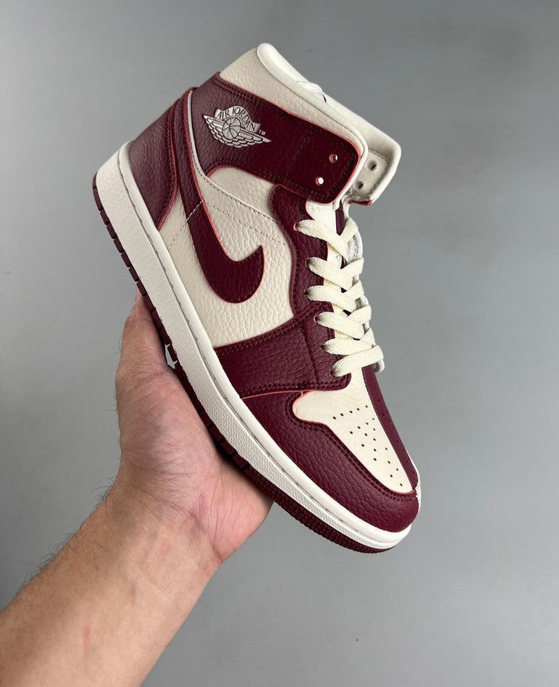 Nike Air Jordan 1 Mid SE "Split Beach Cherrywood Red"