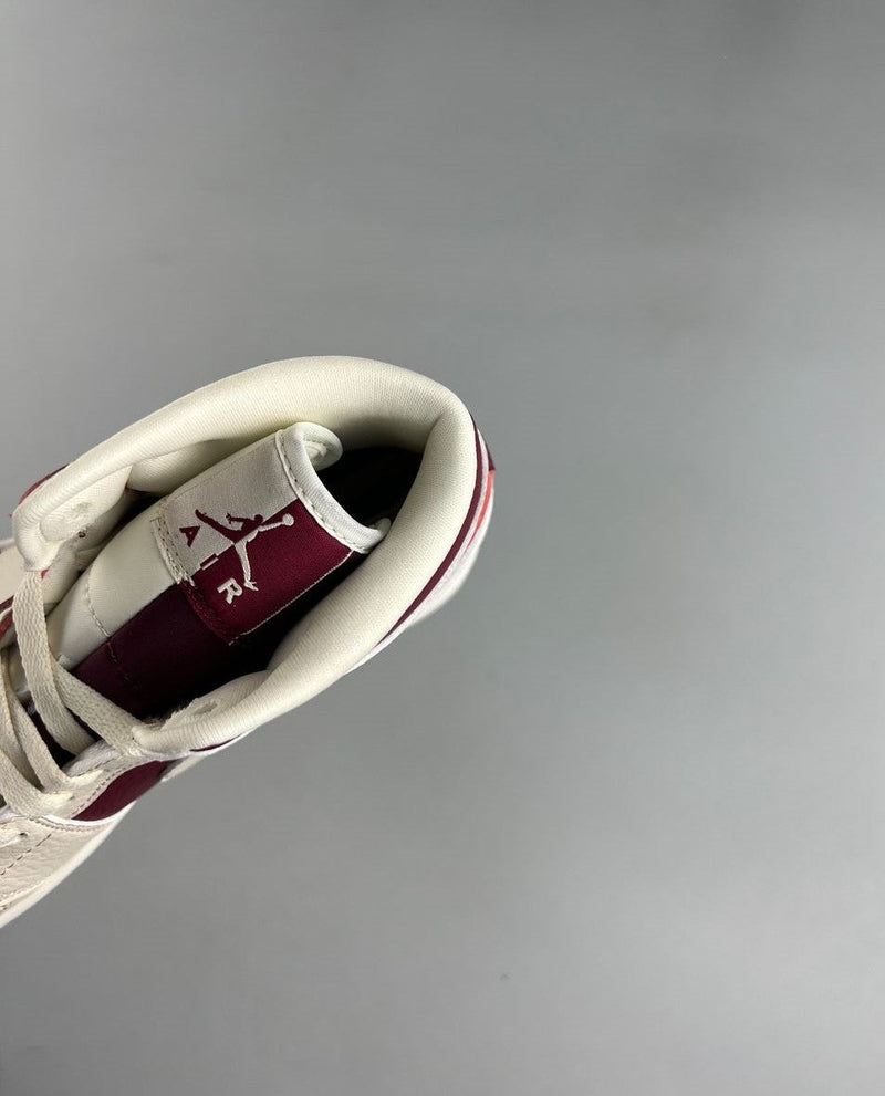 Nike Air Jordan 1 Mid SE "Split Beach Cherrywood Red"