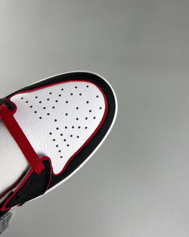 Nike Air Jordan 1 High OG "Bloodline"