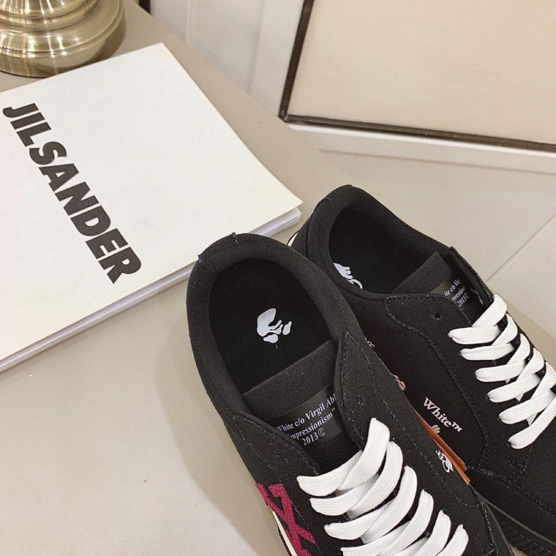 OFF-WHITE Vulcanized Low Canvas "Black White Black (SS22)"