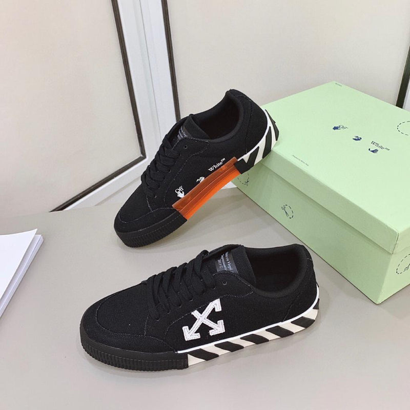 OFF-WHITE Vulcanized Low Canvas "Black White Black (SS22)"
