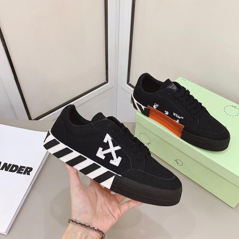 OFF-WHITE Vulcanized Low Canvas "Black White Black (SS22)"